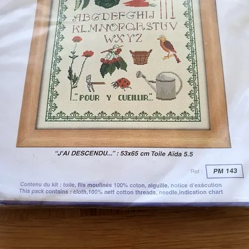 Kit "la planete mauve creations" point compte sur toile aida 5.5 beige