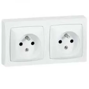 Prise de courant 2x2P+T à bornes automatiques Appareillage saillie complet  -  blanc