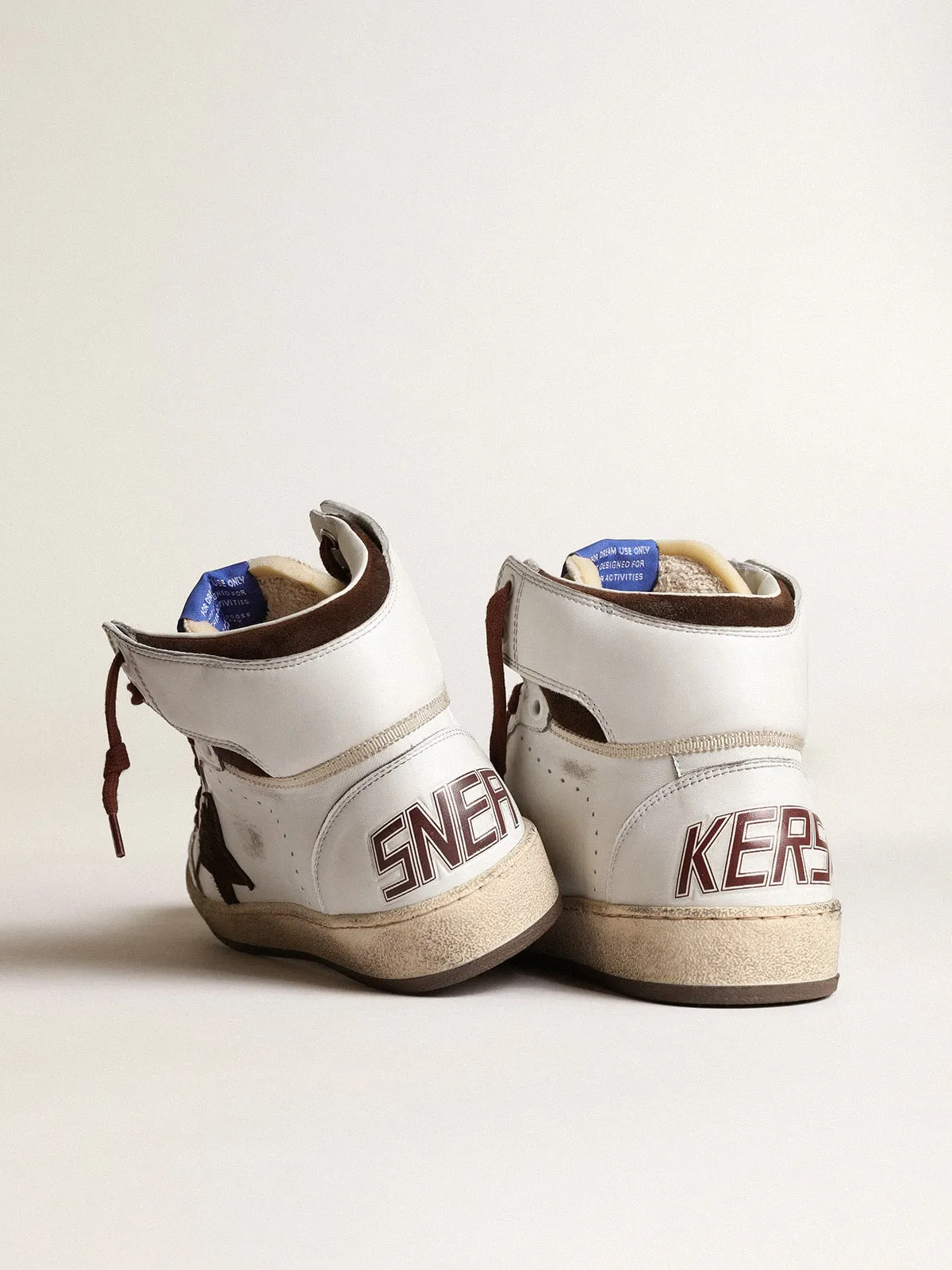 Sky-Star femme en nappa blanc avec étoile en daim chocolat | Golden Goose